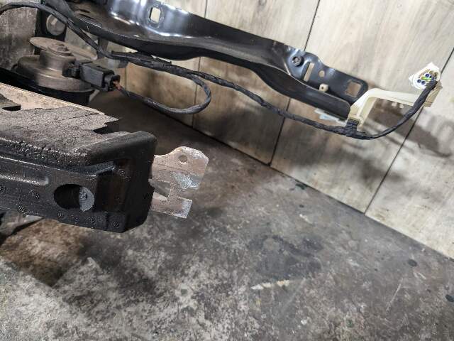 *17-23* OEM BMW G30 530 540 M550 Front Clip Radiator Support Reinforcement