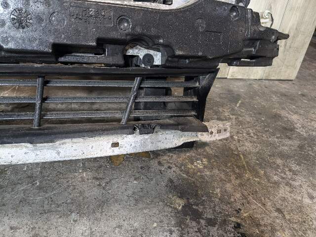 *17-23* OEM BMW G30 530 540 M550 Front Clip Radiator Support Reinforcement