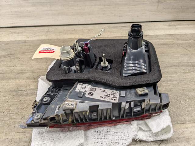 *SCUFF* 09-15 OEM BMW F01 F02 750 LED Rear Right Passenger Side Inner Tail Light