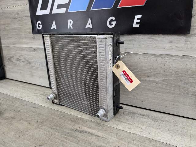 18-24 OEM BMW G12 G14 G16 G30 F90 F93 M5 M8 Second Auxiliary Coolant Radiator