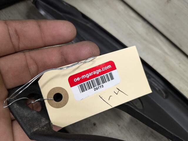 OEM BMW F90 M5 G30 530 540 M550 Front Right Engine Support Sealing Cover Trim
