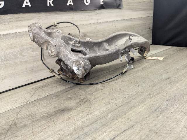 OEM BMW G30 G15 G16 530 540 RWD Front Driver Hub Spindle Knuckle Wheel Bearing