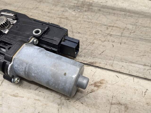 16-20 OEM BMW G12 740 750 M760 Upper SUNROOF Moon Roof Motor Unit