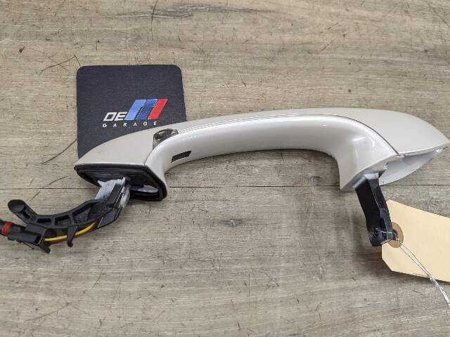 OEM BMW G30 530 540 M550 F90 M5 REAR Left Driver Door Handle COMFORT ACCESS