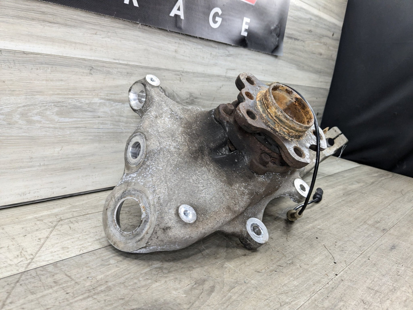 16-21 OEM BMW G12 740 750 AWD Front Left Hub Spindle Knuckle Wheel Bearing