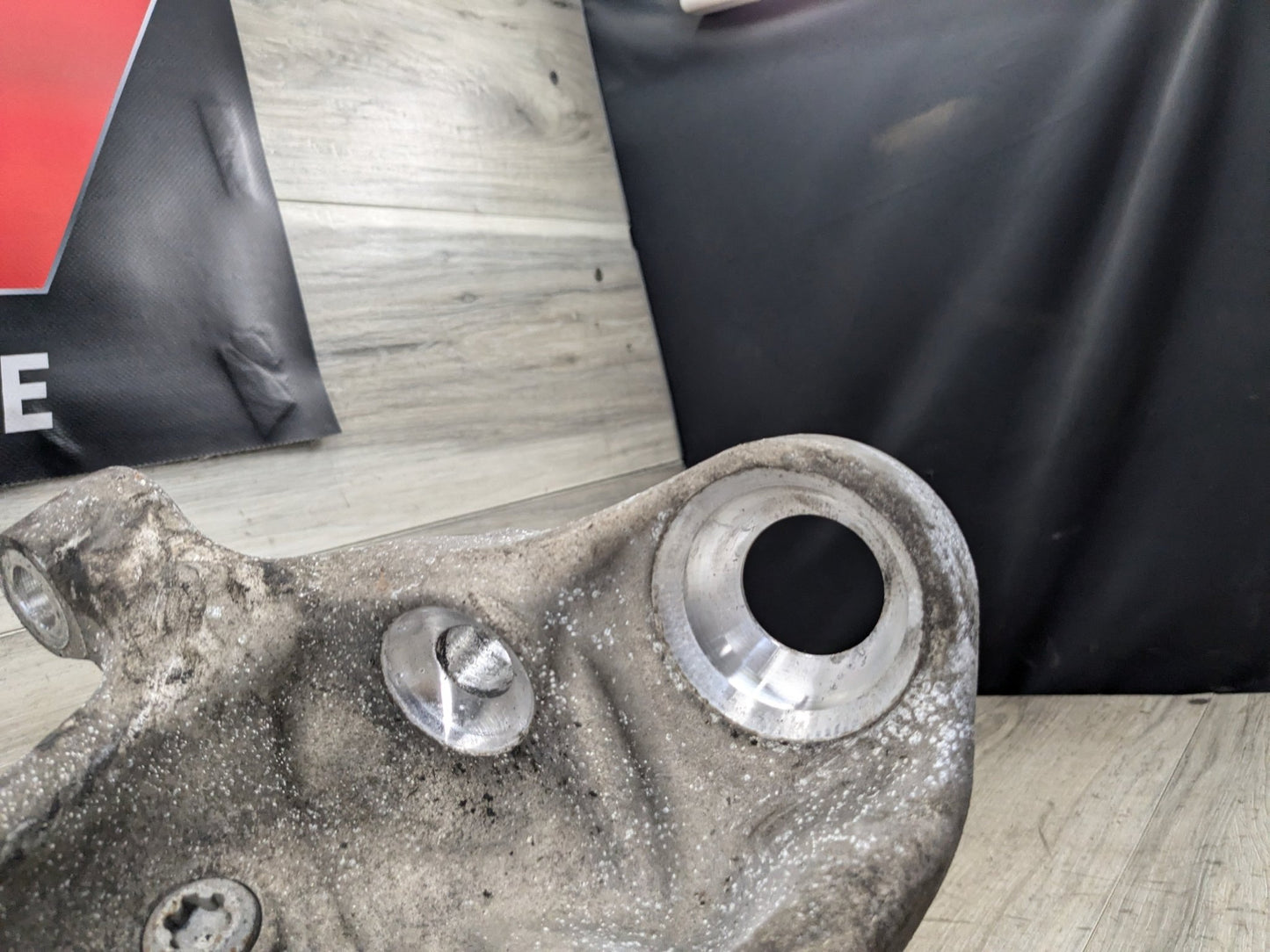 16-21 OEM BMW G12 740 750 AWD Front Left Hub Spindle Knuckle Wheel Bearing