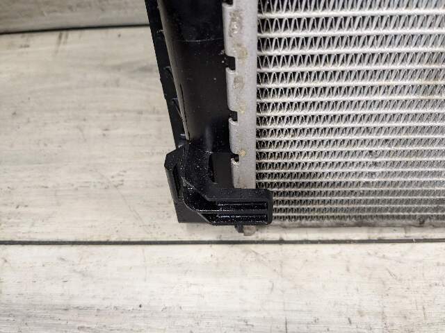 PRE-LCI OEM BMW G11 G12 750i 750iX G30 M550iX Auxiliary Coolant Radiator N63R