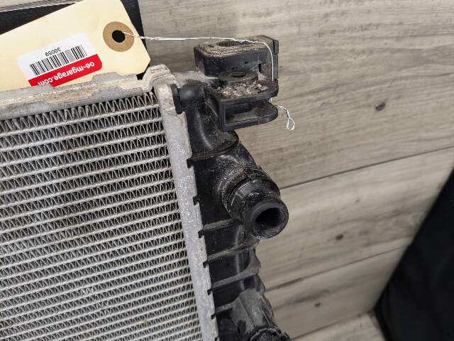 PRE-LCI OEM BMW G11 G12 750i 750iX G30 M550iX Auxiliary Coolant Radiator N63R