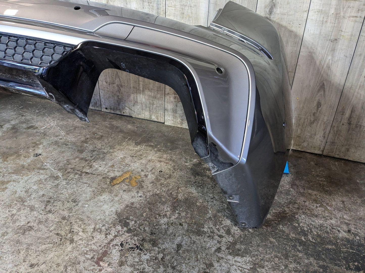 *NOTE* 20-24 OEM BMW F97 X3M Rear Bumper Cover Assembly + Diffuser Gray C28