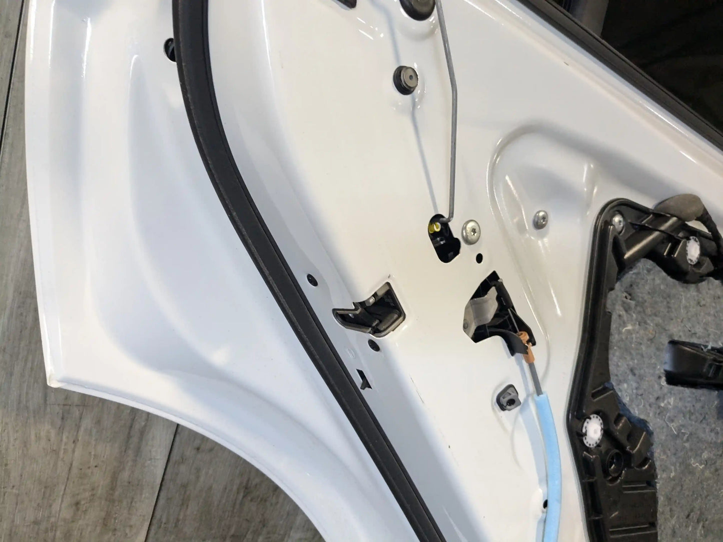 19-23 OEM BMW G05 X5 Rear Left Driver Side Door Shell Panel White 300