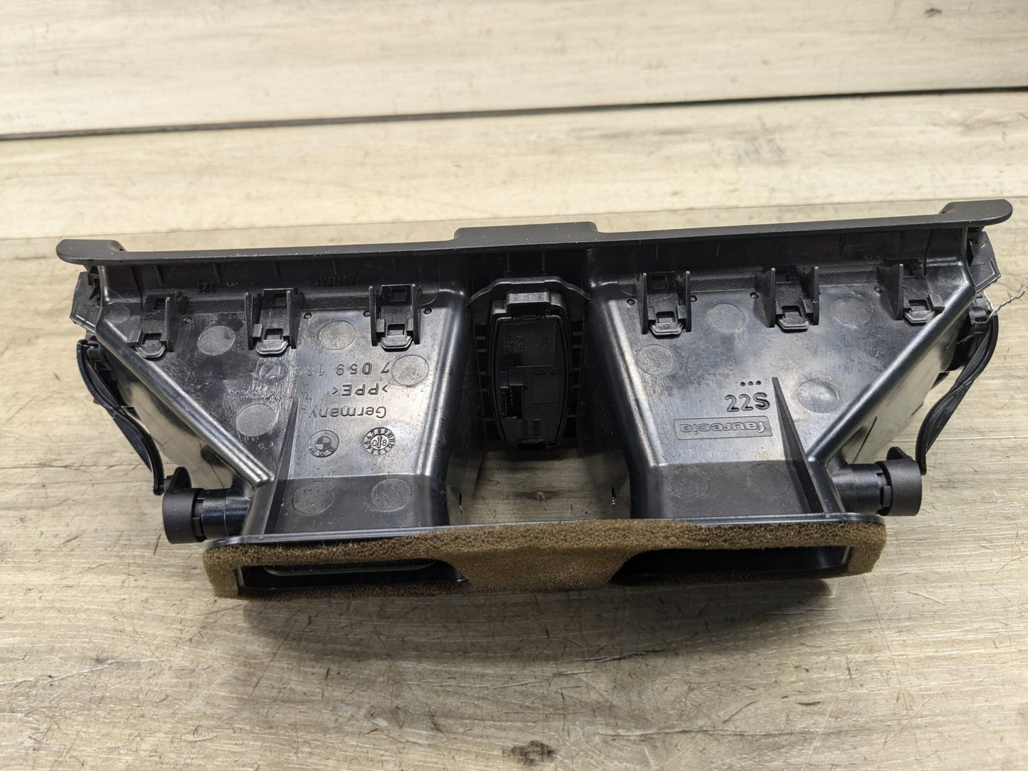 08-13 OEM BMW E82 E88 135 128 Central Dash AC Air Vent Hazard Light