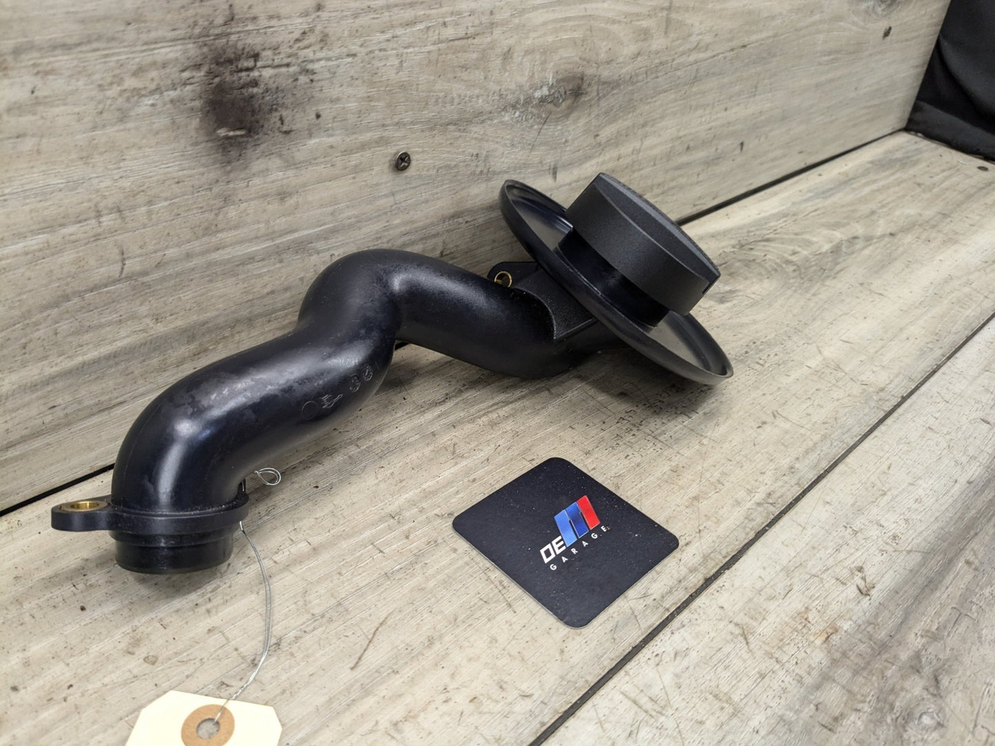 07-14 OEM BMW E70 E71 X5M X6M Engine S63 Oil Filler Neck w/ Cap