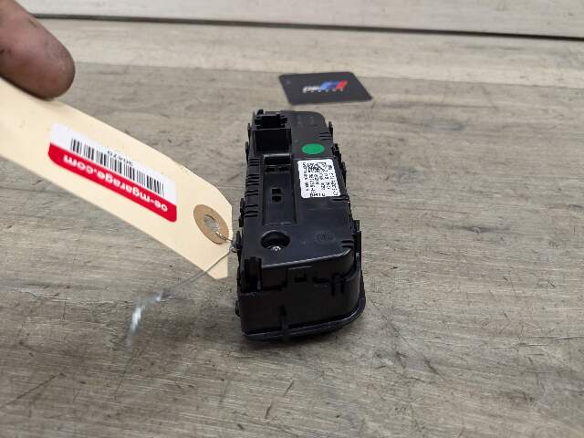 OEM BMW G20 G22 G23 G26 G80 G82 G83 Rear AC Air Climate Control Switch Module