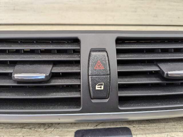 07-14 OEM BMW E70 E71 X5 X6 X5M X6M Dash Center AC Air Vent Grille Hazard Black