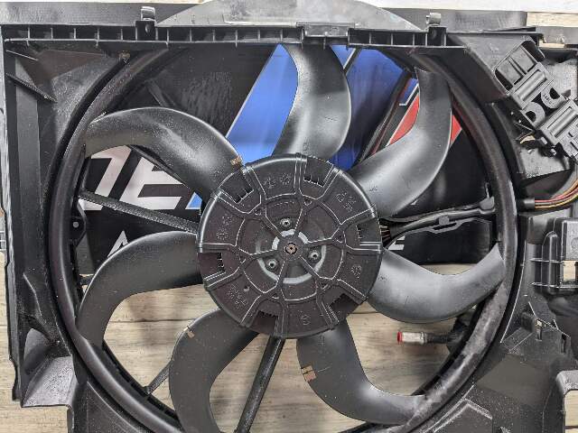 07-13 OEM BMW E88 E90 E92 N54 N55 Engine Radiator Cooling Auxiliary Fan 600W