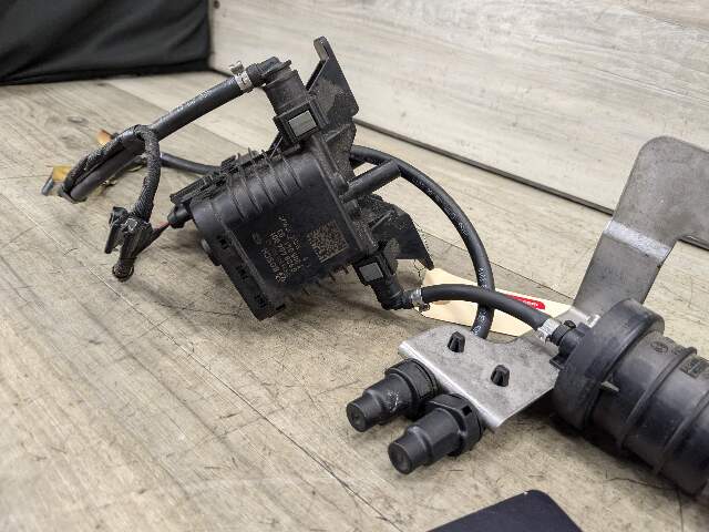 09-13 OEM BMW E70 E90 X5 335D M57N2 Diesel Emission Fluid Transfer Pump SCR
