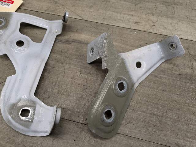 19-24 OEM BMW G20 330 M340 Front Right Passenger Side Fender Holder Bracket SET