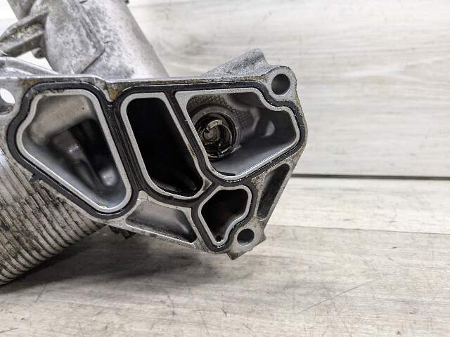 09-11 OEM BMW E90 E70 M57 3.0 Diesel Engine Motor Oil Filter Cooler Housing