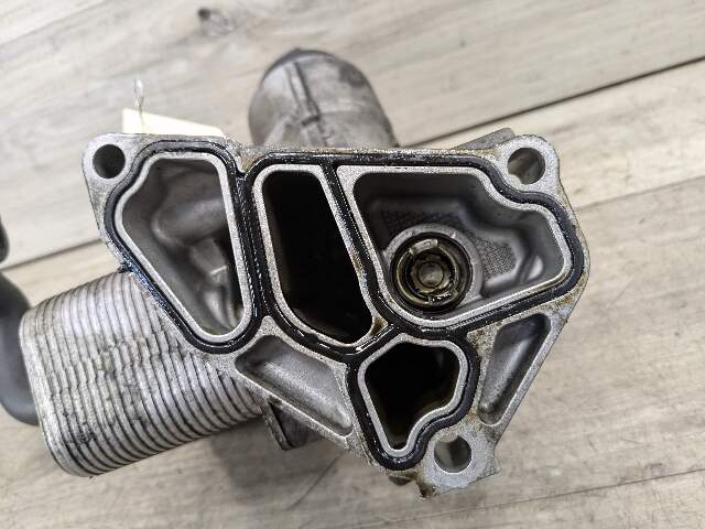 09-11 OEM BMW E90 E70 M57 3.0 Diesel Engine Motor Oil Filter Cooler Housing