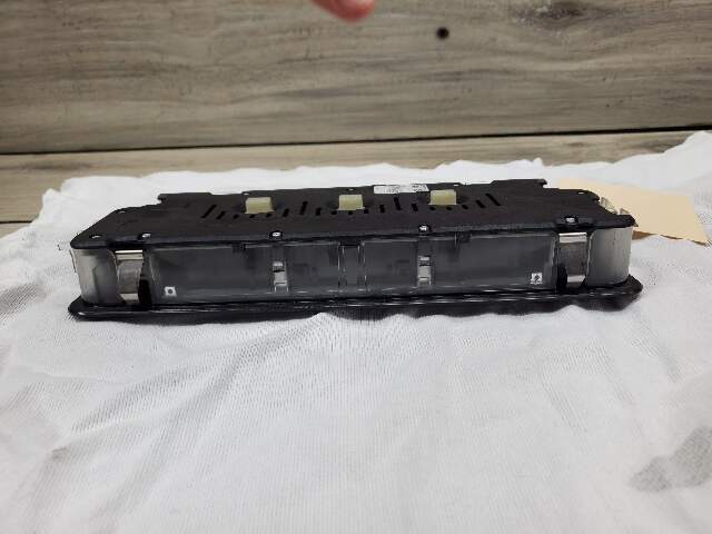 07-13 OEM BMW E88 E89 E93 Overhead Roof Console Dome Light SOS Switch