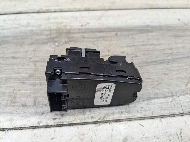 10-18 BMW F01 F02 F06 F07 Rear Window Regulator Sun Shade Control Switch