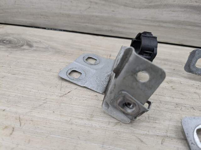 09-15 OEM BMW F01 F02 740 750 Front Right Passenger Fender Bracket Holder SET