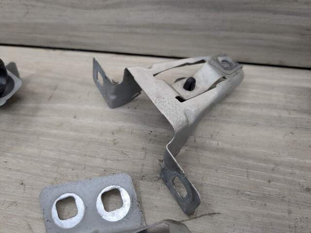09-15 OEM BMW F01 F02 740 750 Front Right Passenger Fender Bracket Holder SET