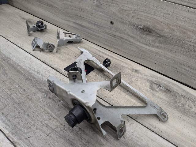 09-15 OEM BMW F01 F02 740 750 Front Right Passenger Fender Bracket Holder SET