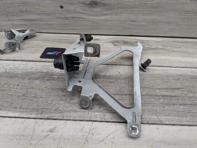 09-15 OEM BMW F01 F02 740 750 Front Right Passenger Fender Bracket Holder SET