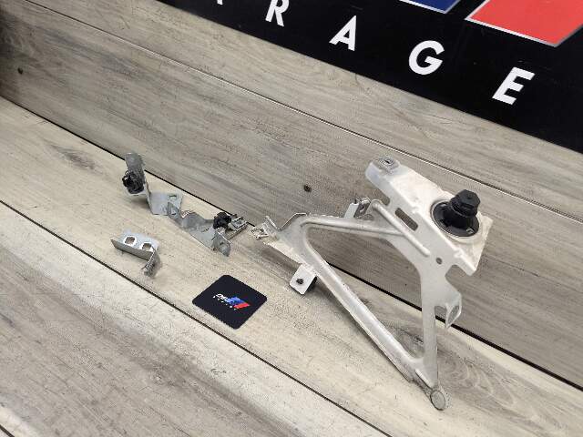 09-15 OEM BMW F01 F02 740 750 Front Right Passenger Fender Bracket Holder SET
