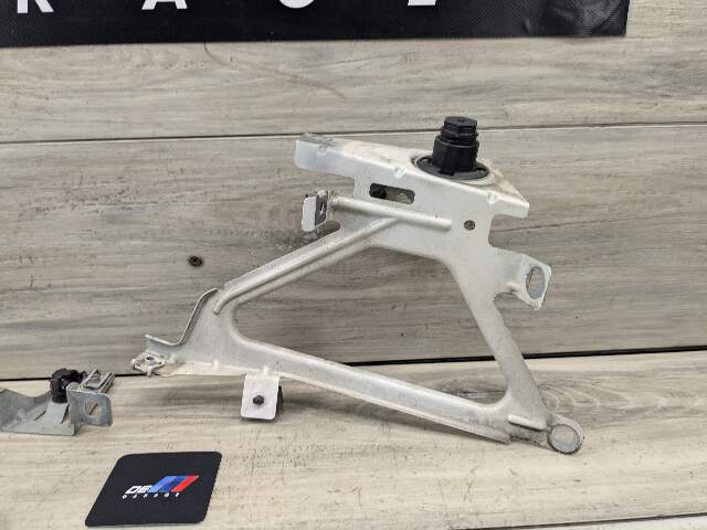 09-15 OEM BMW F01 F02 740 750 Front Right Passenger Fender Bracket Holder SET