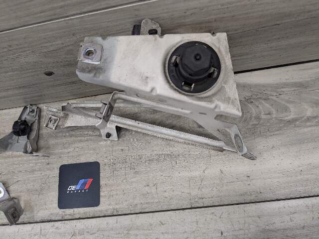 09-15 OEM BMW F01 F02 740 750 Front Right Passenger Fender Bracket Holder SET