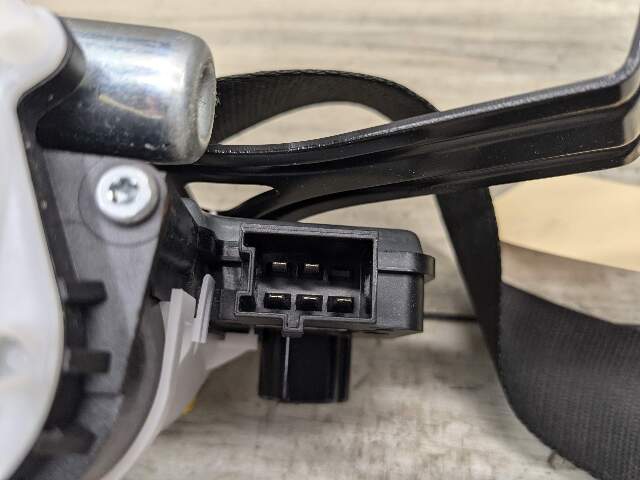 OEM BMW G01 G02 F97 F98 X3 X4 Front Right Passenger Seat Belt Seatbelt Retractor