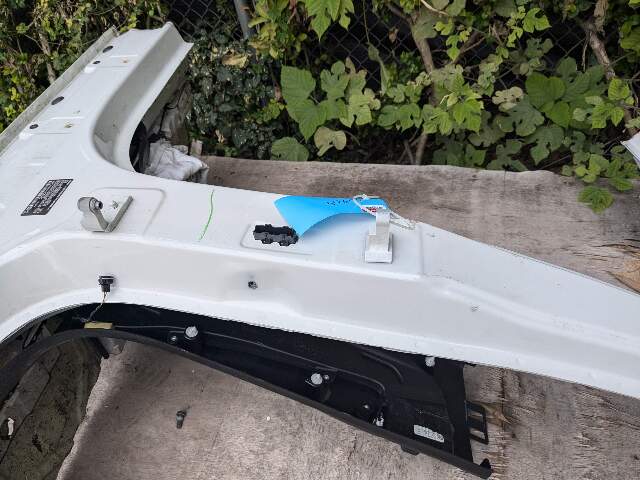 19-23 OEM BMW G05 X5 Left Driver Side B Pillar Door Body Cut Structure