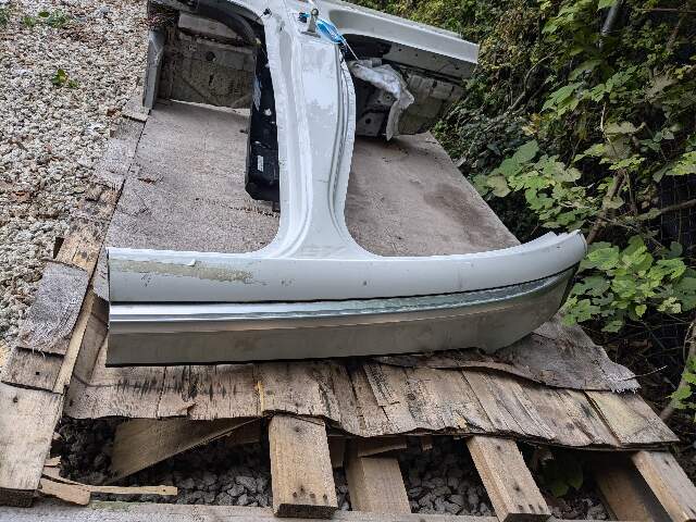 19-23 OEM BMW G05 X5 Left Driver Side B Pillar Door Body Cut Structure