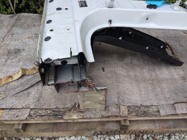 19-23 OEM BMW G05 X5 Left Driver Side B Pillar Door Body Cut Structure