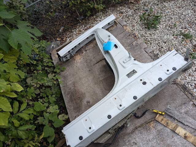 19-23 OEM BMW G05 X5 Left Driver Side B Pillar Door Body Cut Structure