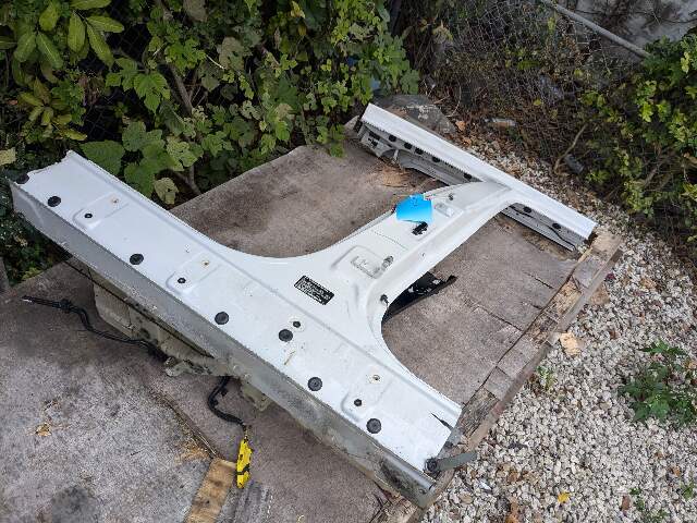 19-23 OEM BMW G05 X5 Left Driver Side B Pillar Door Body Cut Structure