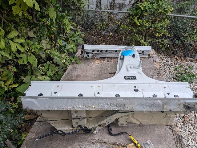 19-23 OEM BMW G05 X5 Left Driver Side B Pillar Door Body Cut Structure
