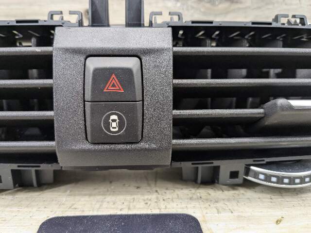 18-24 OEM BMW G01 G02 F97 F98 X3 X4 X3M Center AC Air Vent Dash Dashboard Grille