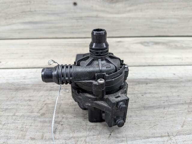 OEM BMW F97 F98 G01 G02 G05 G06 G07 I8 X3 X4 X5 X6 X3M Auxililiary Water Pump