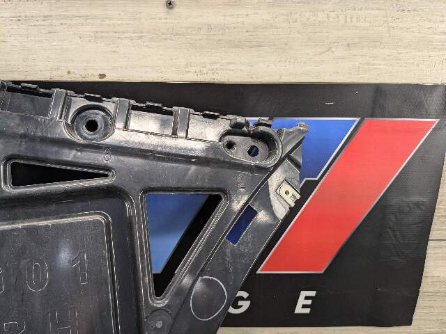 18-21 OEM BMW G01 F97 X3 REAR Right Side Bumper Bracket Support Guid Mount