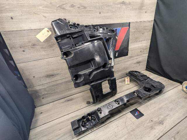 18-21 OEM BMW G01 F97 X3 REAR Right Side Bumper Bracket Support Guid Mount