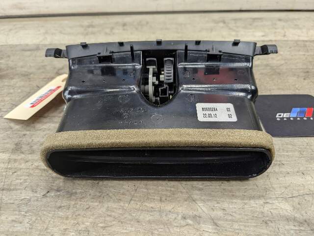 07-13 OEM BMW E92 328 335 Coupe Interior Central Console Rear Vent