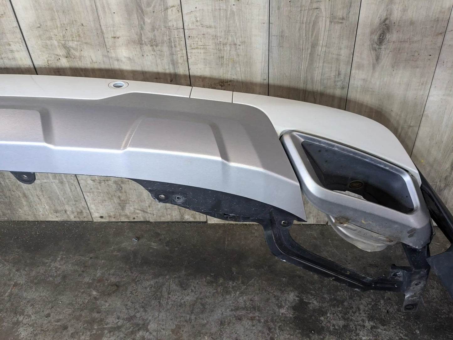 19-23 OEM BMW G05 X5 Rear Bumper Cover Panel w/ Diffuser White 300