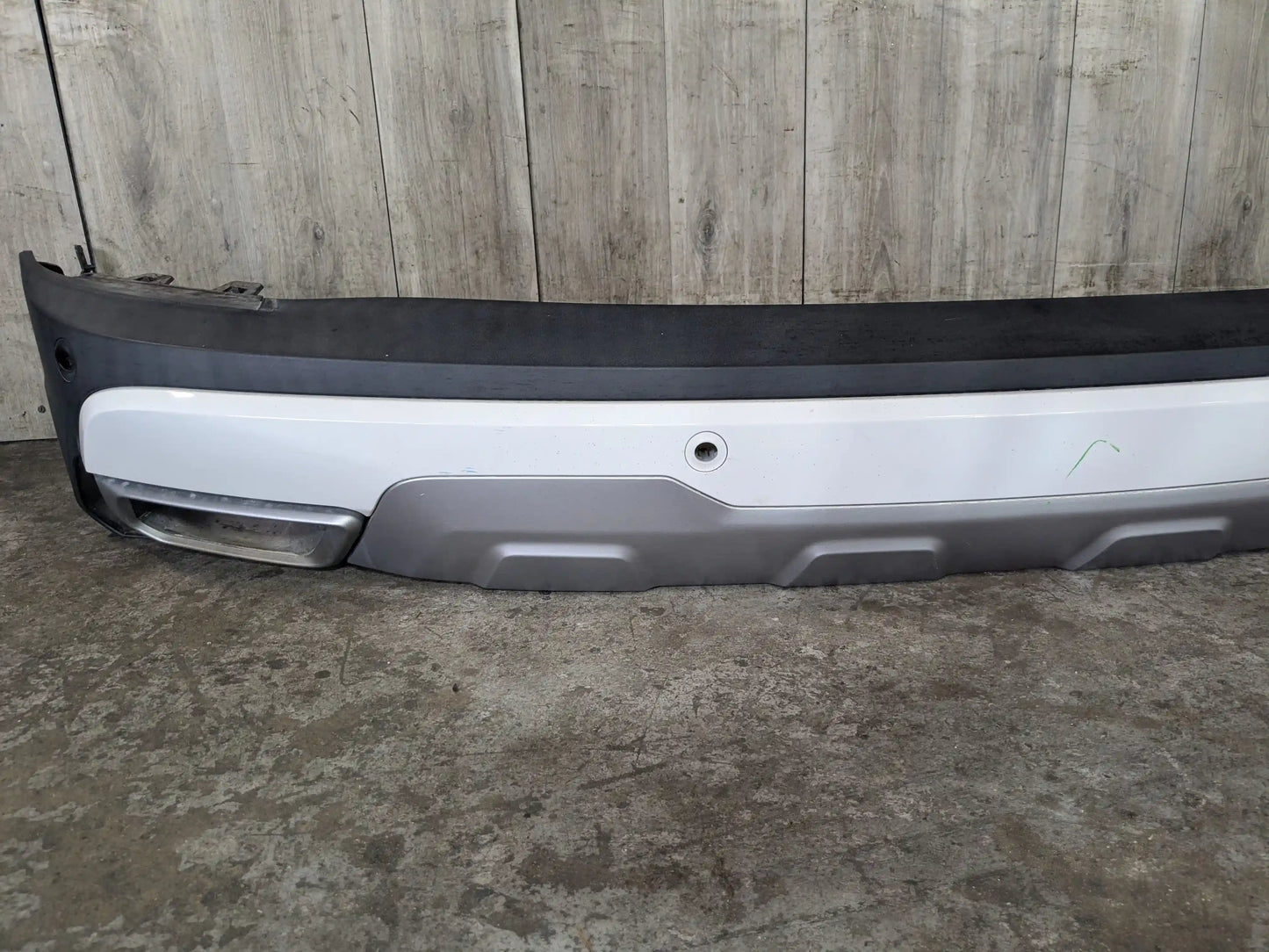 19-23 OEM BMW G05 X5 Rear Bumper Cover Panel w/ Diffuser White 300