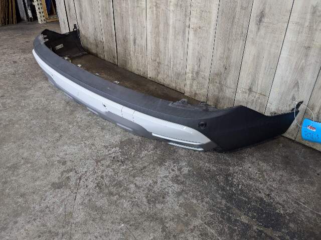 19-23 OEM BMW G05 X5 Rear Bumper Cover Panel w/ Diffuser White 300