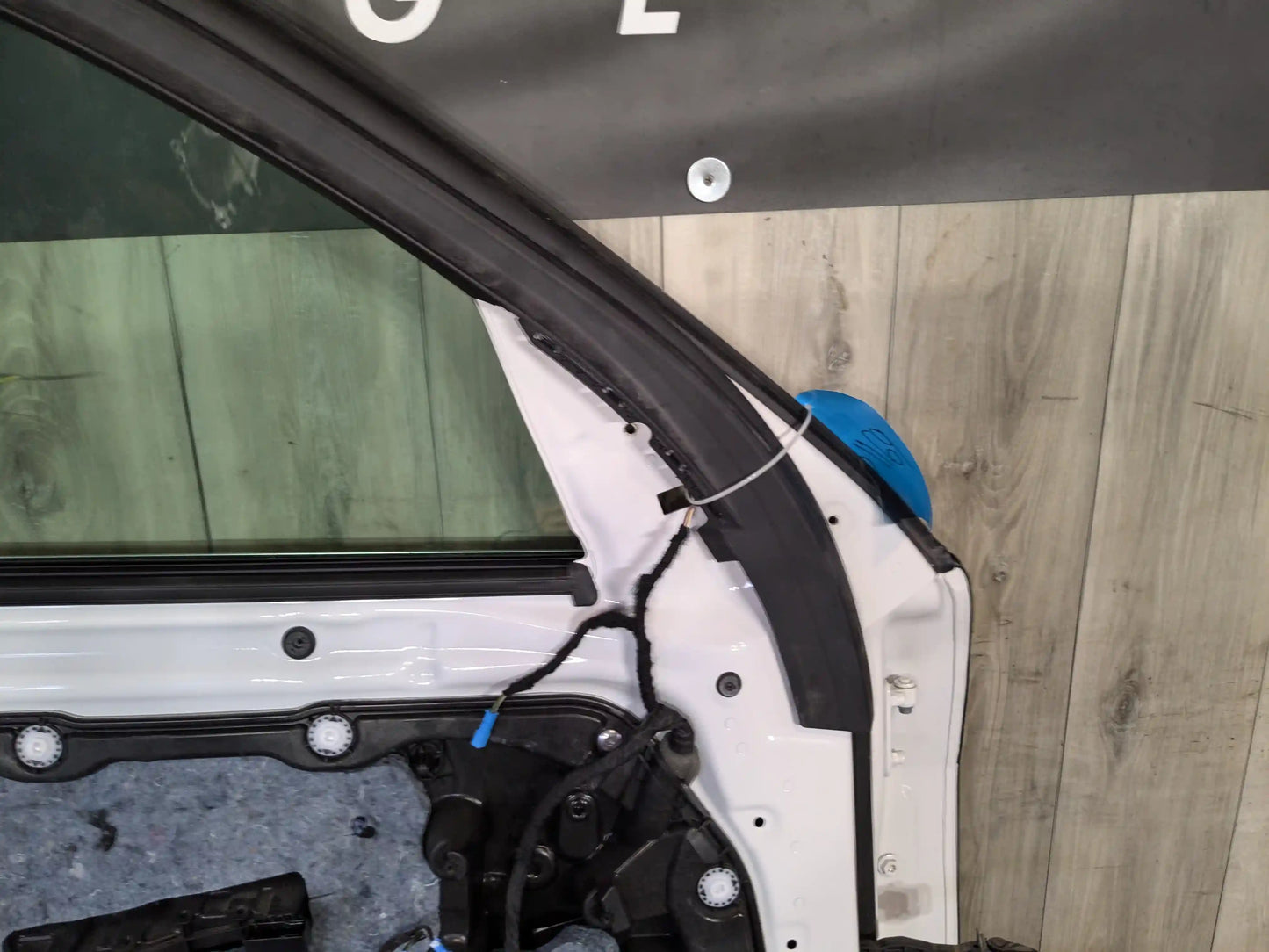 *19-23 OEM BMW G05 X5 Front Left Driver Side Door Shell Panel White 300