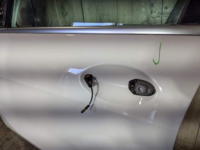 *19-23 OEM BMW G05 X5 Front Left Driver Side Door Shell Panel White 300