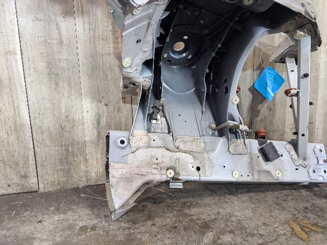 19-23 OEM BMW G05 X5 Front Right Passenger Side Apron CUT Supporting Strut White